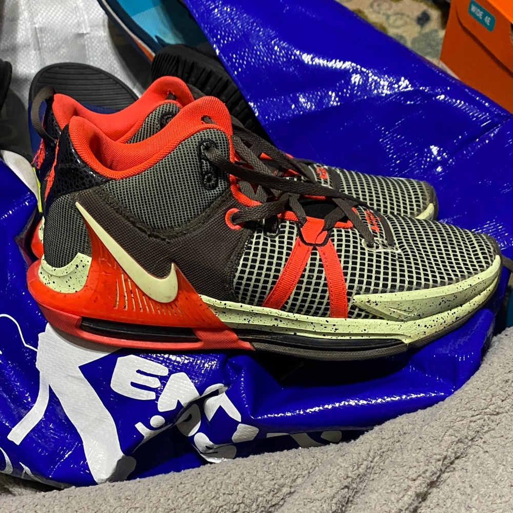 Nike men’s shoes